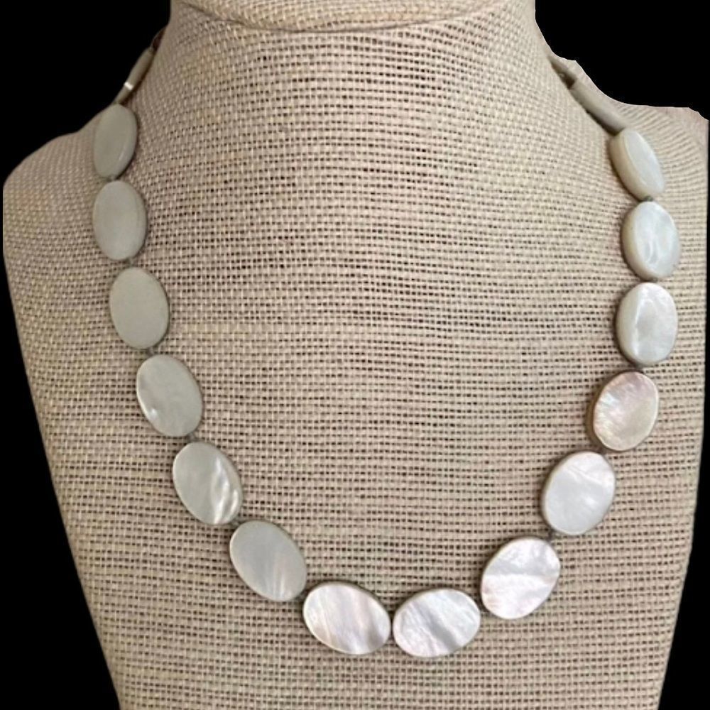 Vintage Double Sided Mother of Pearl Cabochon Hand Knotted Necklace